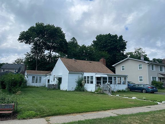 3rd image of 760 The Parkway St