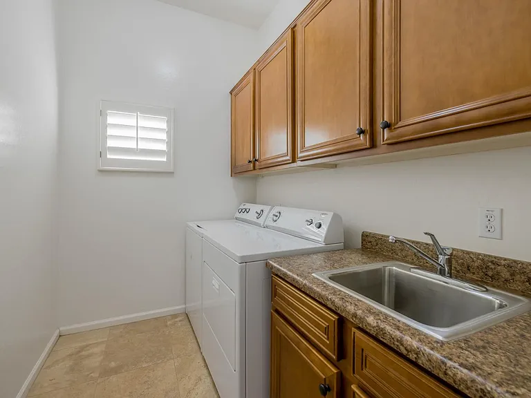 4176 E Clubview Dr — Photo 20