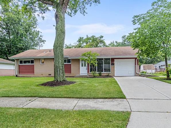 580 Geronimo St, Hoffman Estates, IL 60169