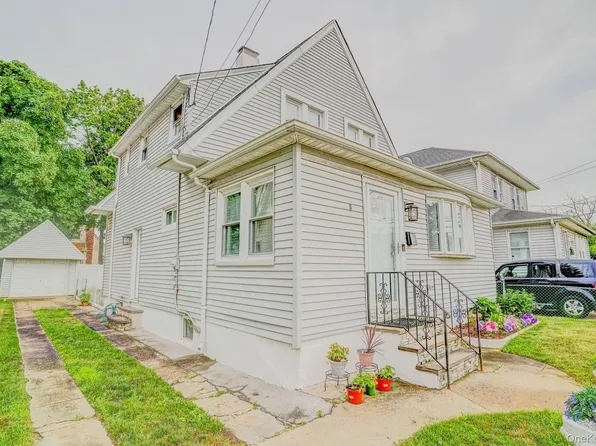 8 Frazier Street, Hempstead, NY 11550