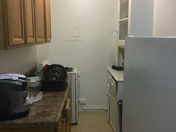 4th image of 519 W King St APT C33