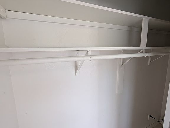 5th image of 901 NE 16th Ave APT 8