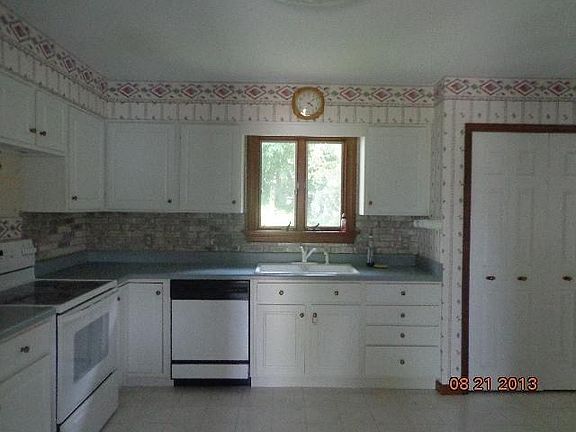 2nd image of 614 W Stoneplace Dr