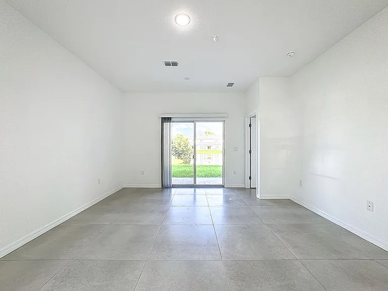 1748 Barton Towne Cir — Photo 21