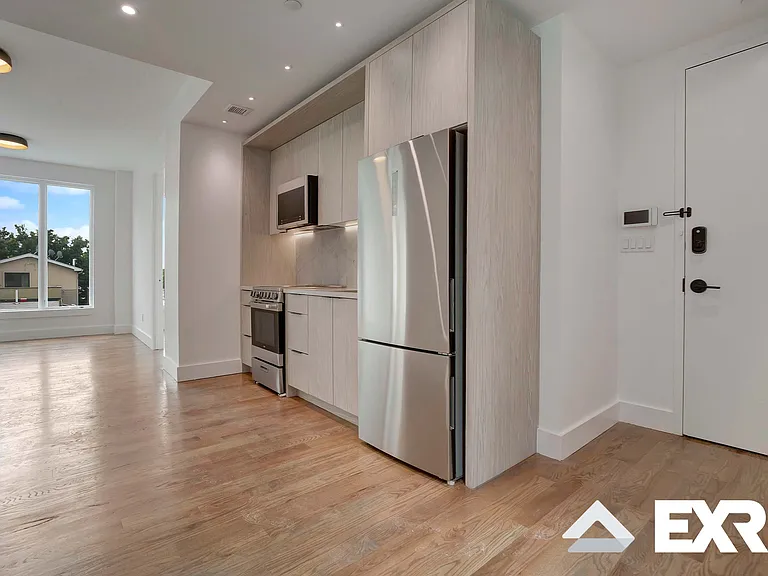 152 Erasmus St #307 — Photo 3