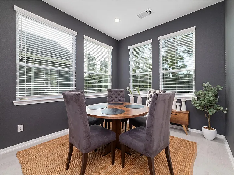 331 E Coralburst Loop — Photo 3