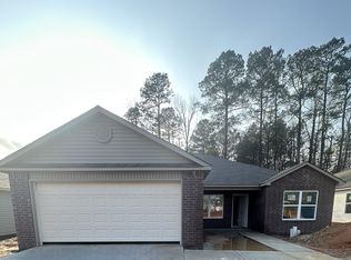 779 Gussy Ln, Benton, AR 72019