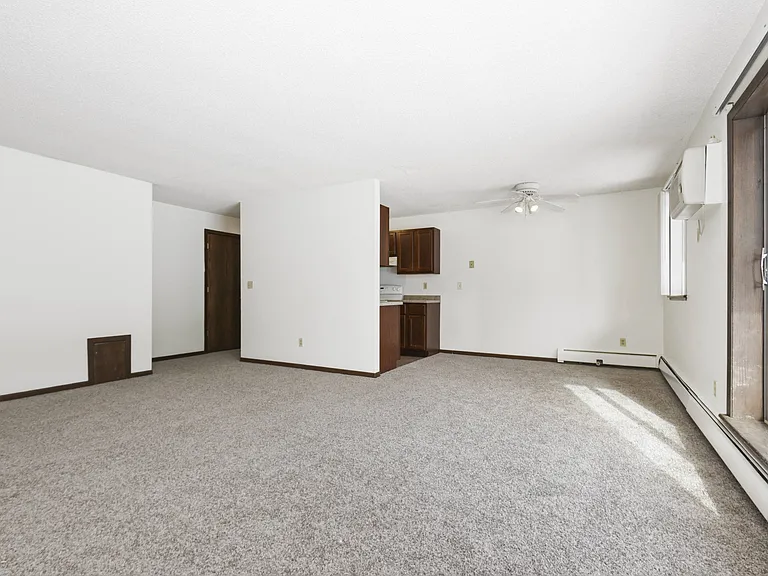 Maplewood, MN Maplewood Apartments | Living