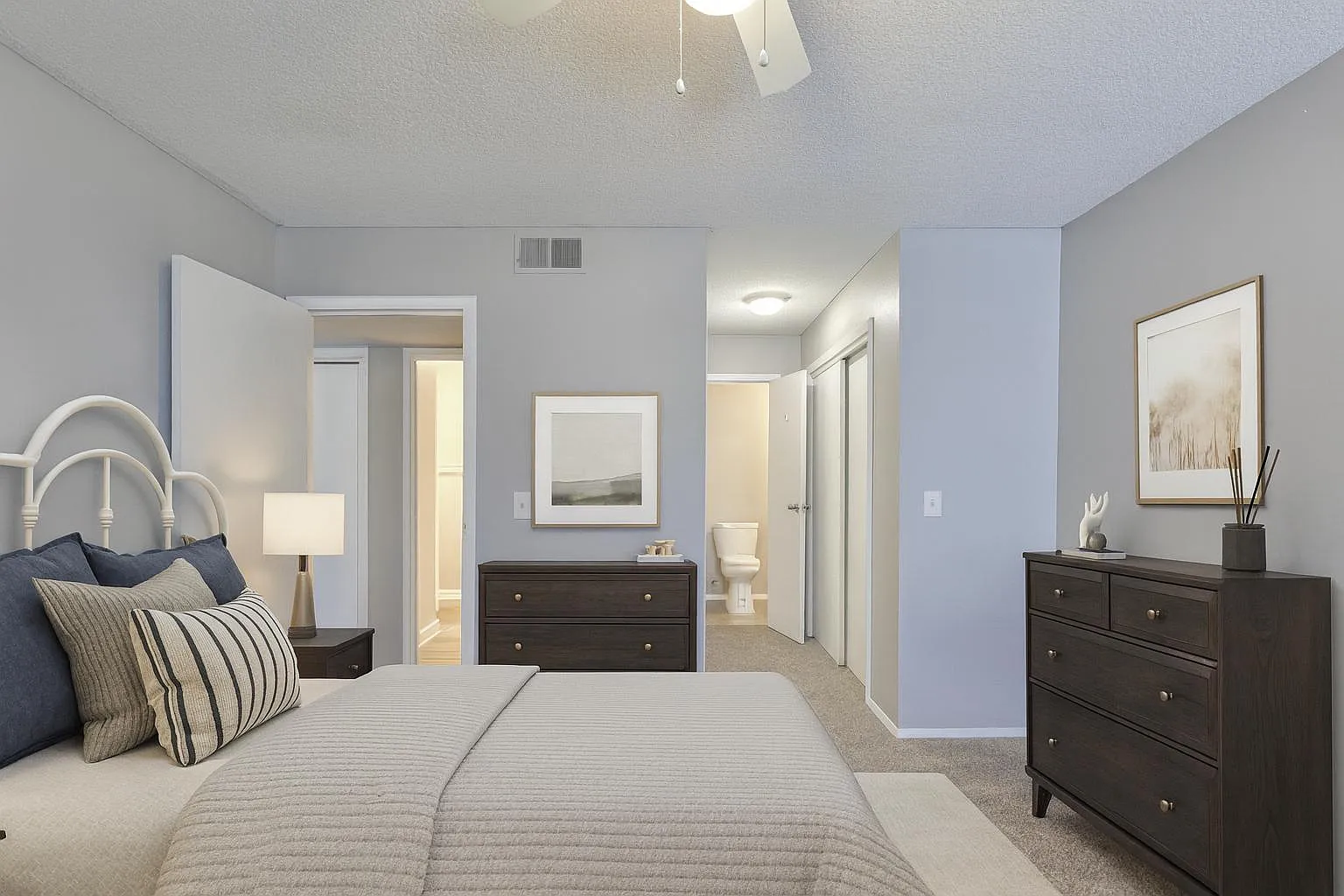 1 bed, 720 sqft, $1,049 — Photo 4