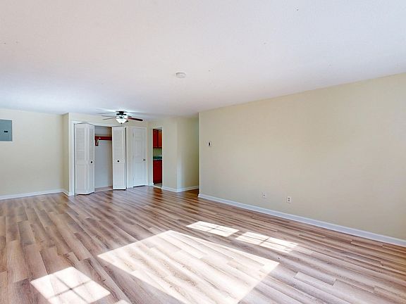 4th image of 180 Main St APT 3304