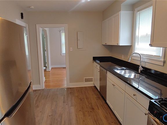 4th image of 822 W 46th St