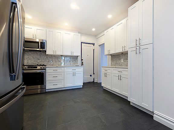 5th image of 124 W 79th St APT 7A