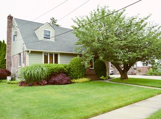 501 Kent Ct, Oceanside, NY 11572