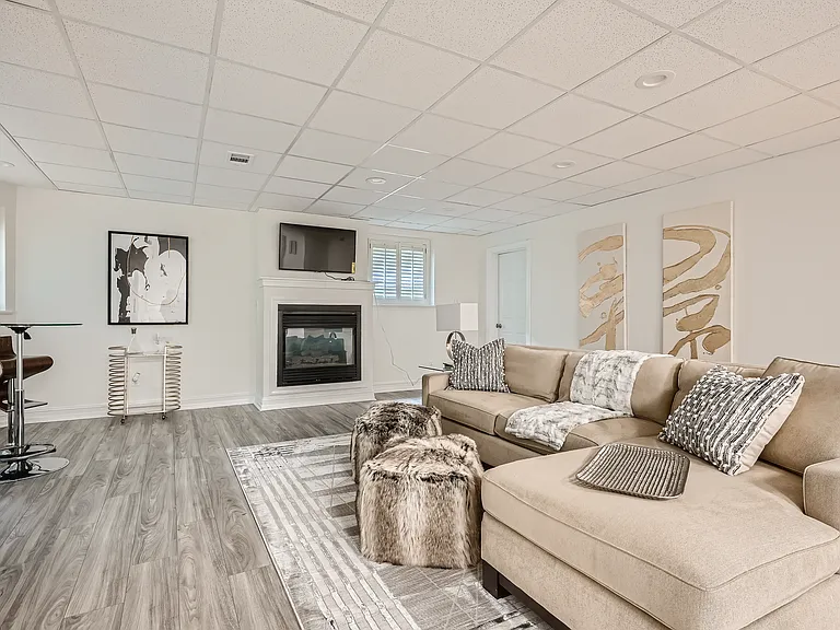 3362 Mathieson Dr NE — Photo 6