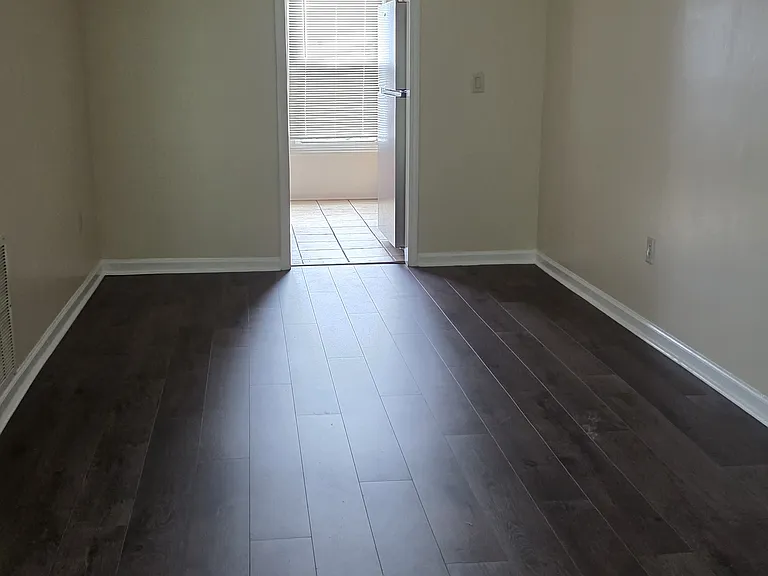 1679 York Dr — Photo 8