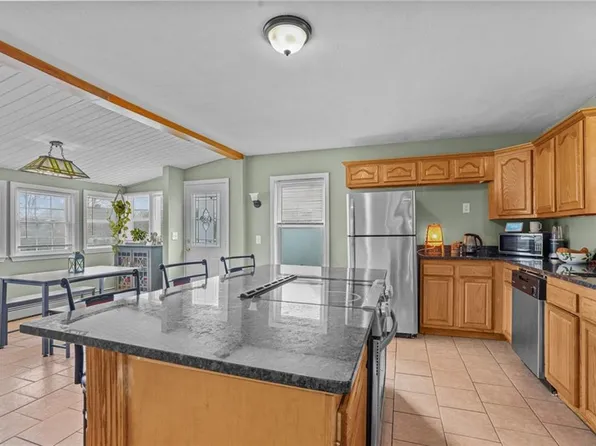 228 Killingly St, Providence, RI 02909