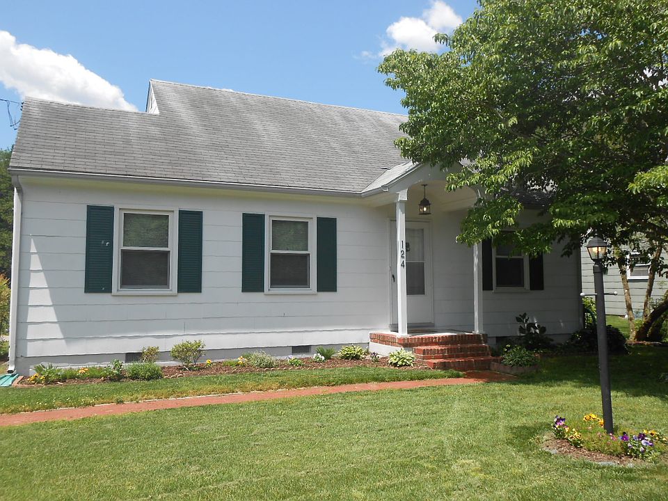 124 W. Fairfield Dr. Salisbu
