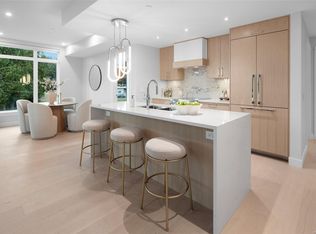 5229 Cordova Bay Rd #206, Saanich, BC V8Y2L1