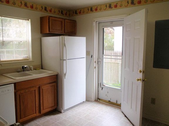 5th image of 3410 Brighton St