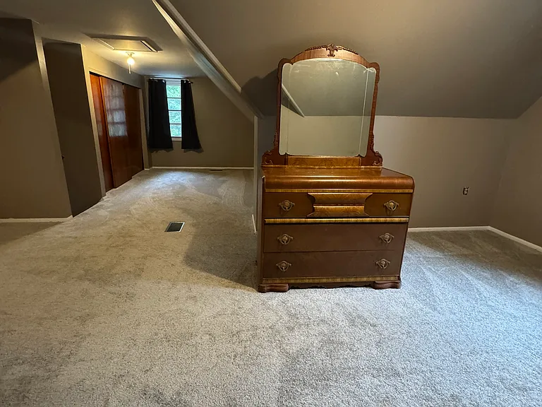 908 Troy Rd — Photo 15