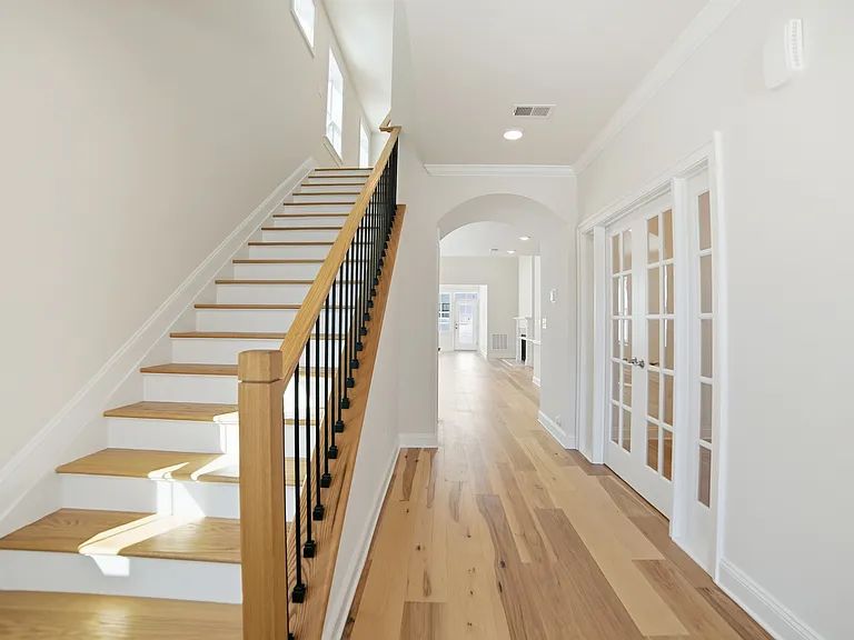 18 Whitaker Ln — Photo 4