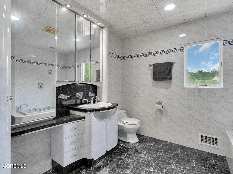 30 Scott Dr — Photo 18