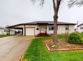 124 N Rose Ln, Columbus, NE 68601