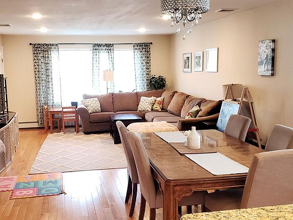 4th image of 14 La Salle Ave Floor 1
