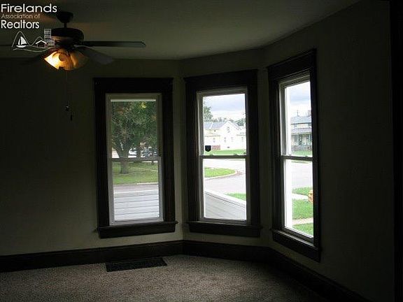 5th image of 202 Sandusky Ave