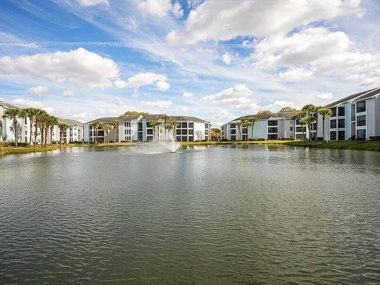 Haven at Waters Edge — Photo 30