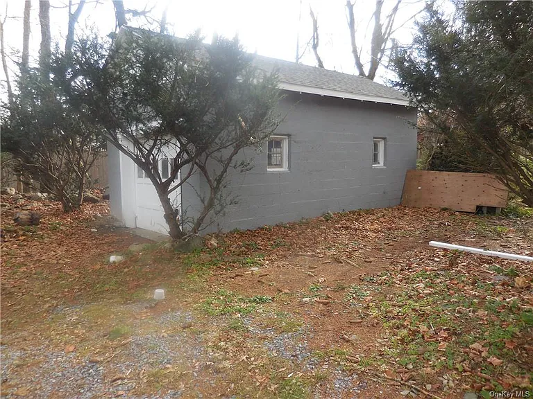 1931 State Route 52 — Photo 4