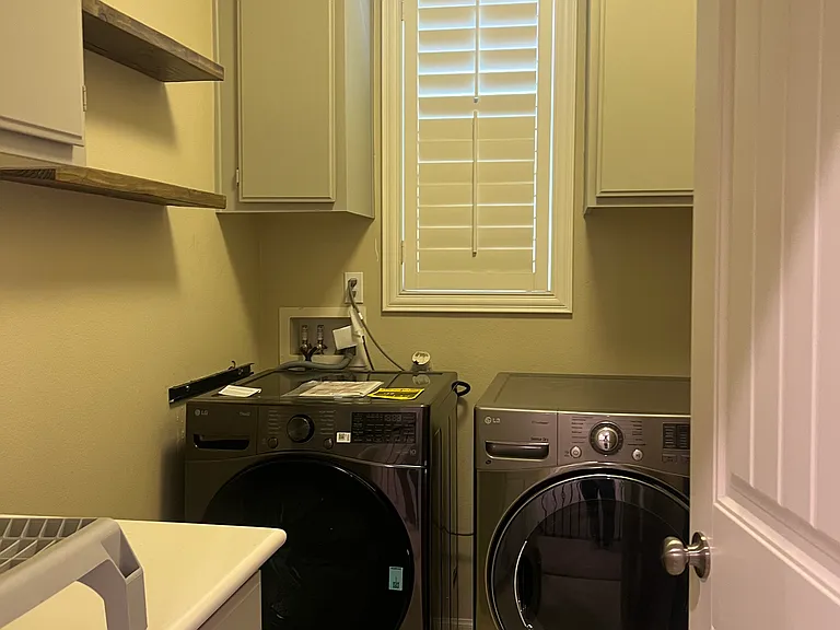 1338 Pyramid Peak St — Photo 9