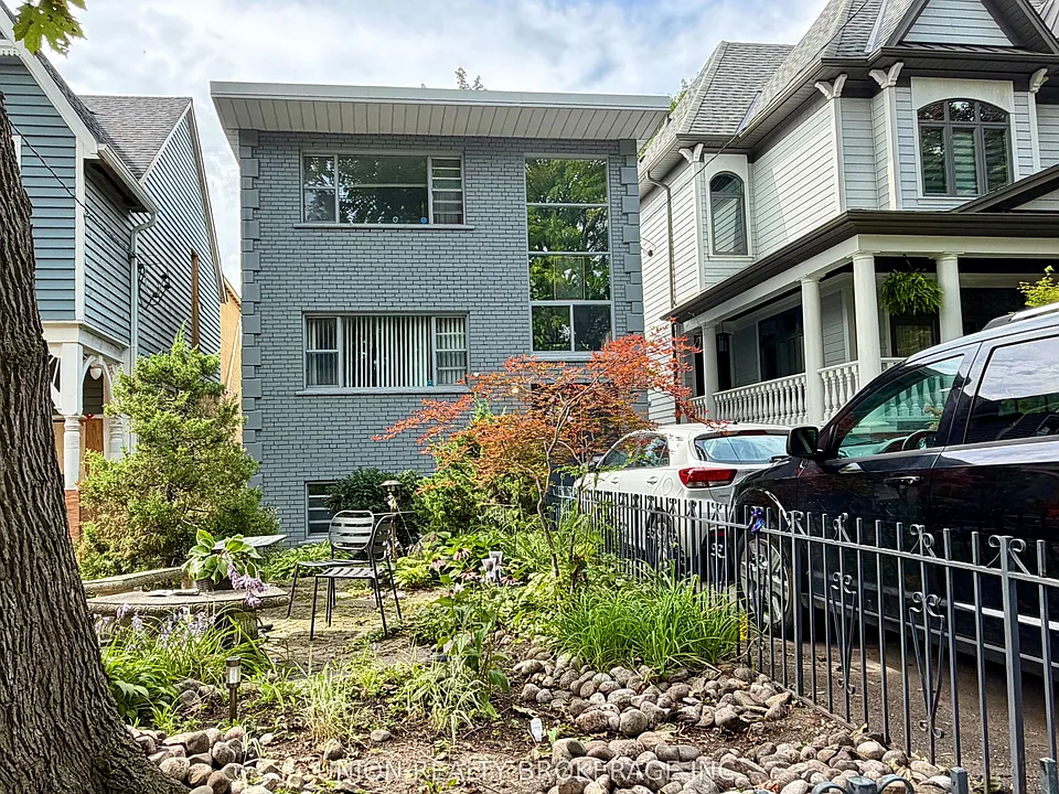 36 Balsam Ave #UPPER