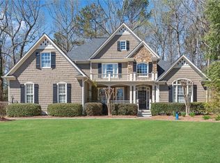 4090 Rockingham Dr, Roswell, GA 30075