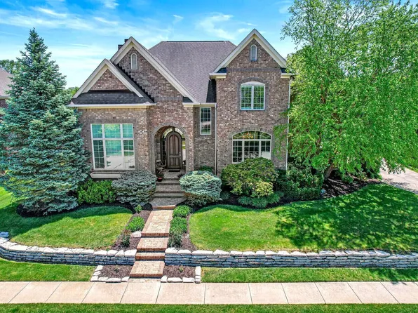 6645 E Deerfield Dr, Zionsville, IN 46077