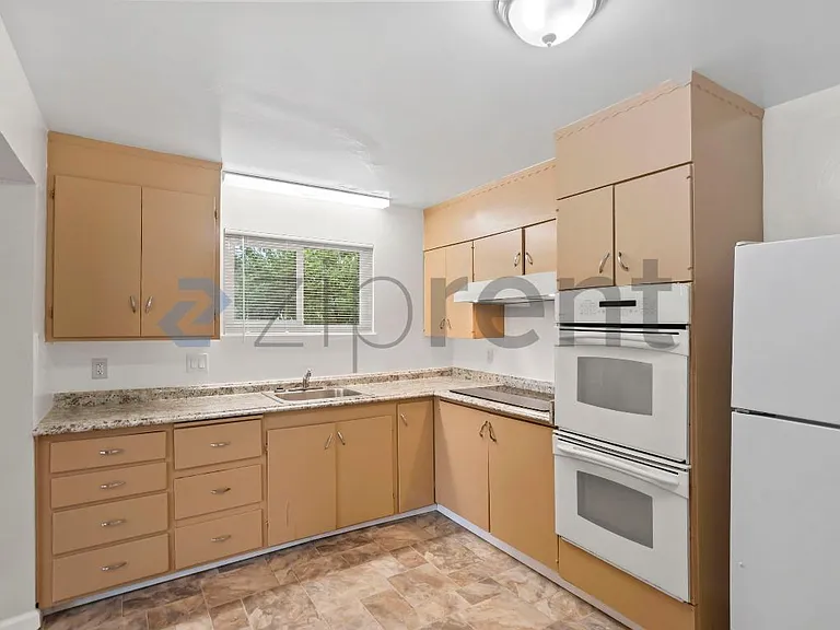 1883 Robin Ln #1 — Photo 15