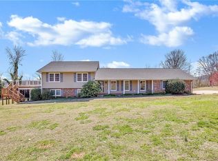 126 Highland View Dr, Pickens, SC 29671
