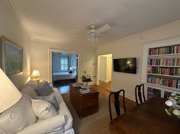 1125 Briarcliff Pl NE APT 6