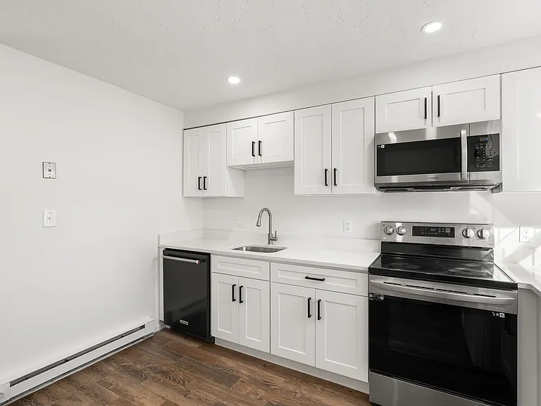 180 Main St #2110 — Photo 5