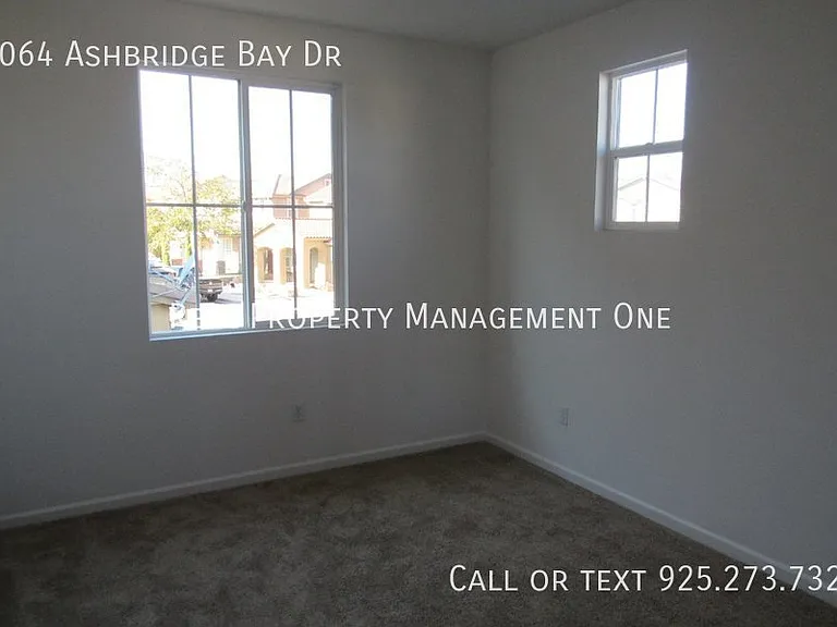 1064 Ashbridge Bay Dr — Photo 23