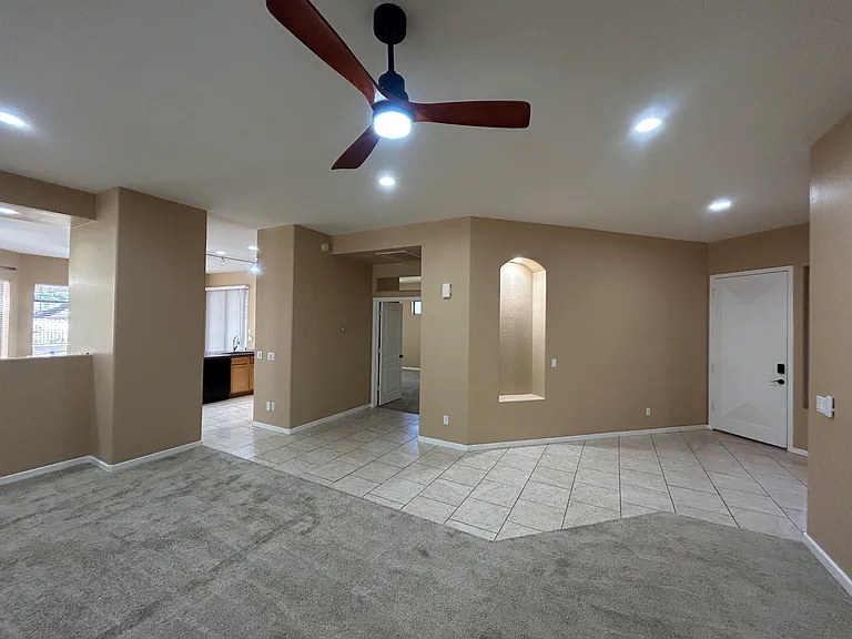 2041 E Fawn Dr — Photo 7