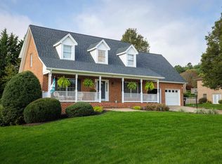 355 Confederacy Dr, Penn Laird, VA 22846
