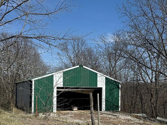 3rd image of 15736 Spring Creek Rd