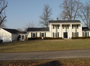 3 Forest Hills Dr, Lincoln, IL 62656