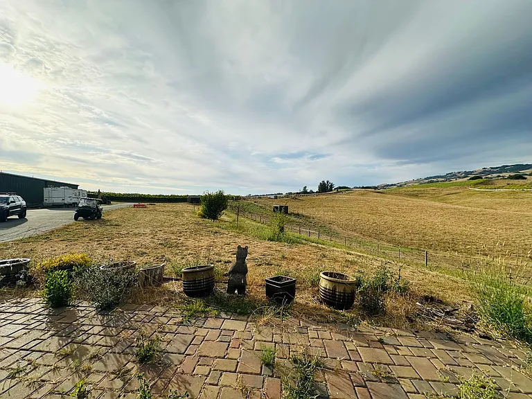 464 Sonoma Mountain Rd — Photo 13