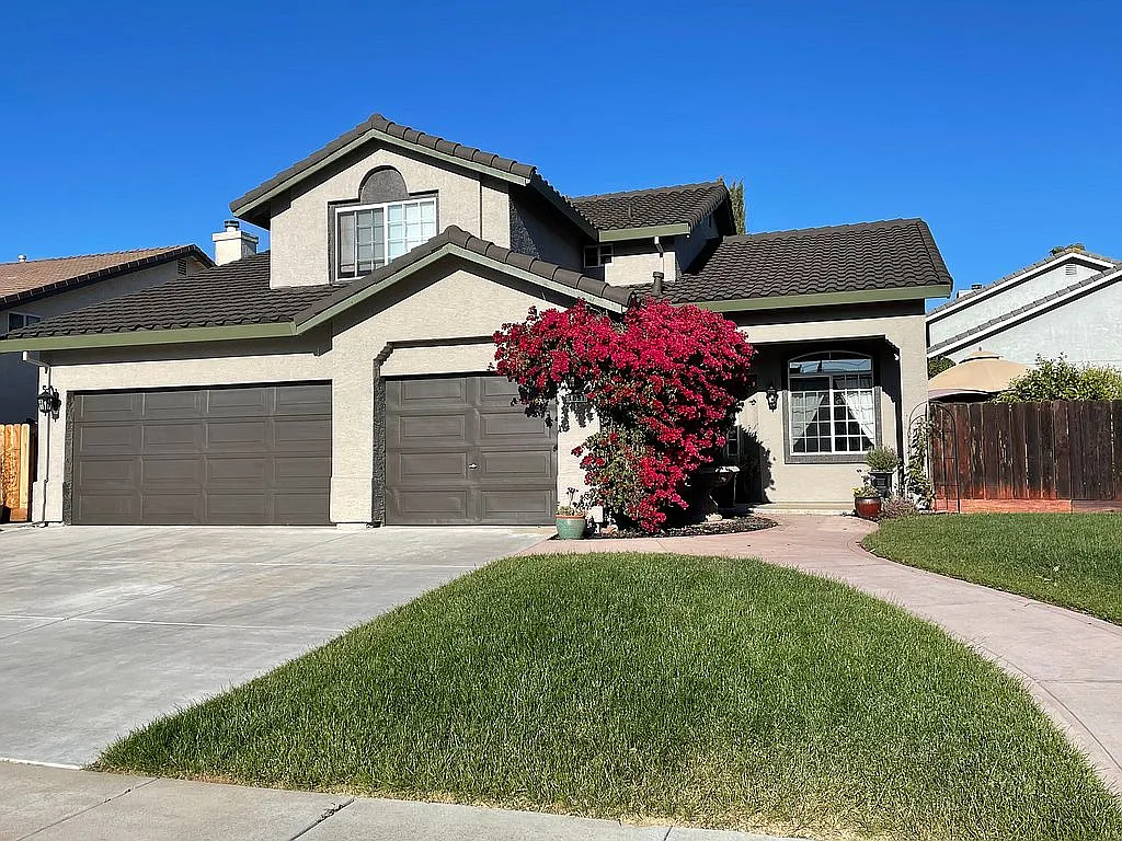 1091 Los Altos Dr photo 1