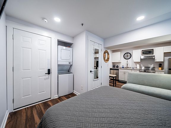 2nd image of 234 E 9th St #B03-b