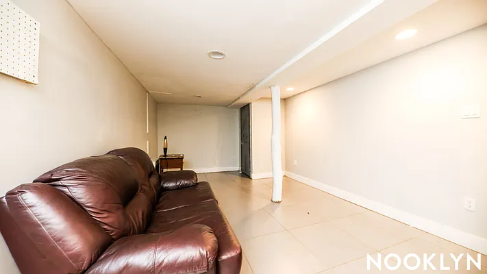 Rented by Nooklyn NYC LLC | media 12