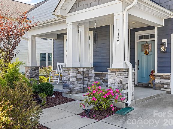 3rd image of 1321 Fishing Creek Rd