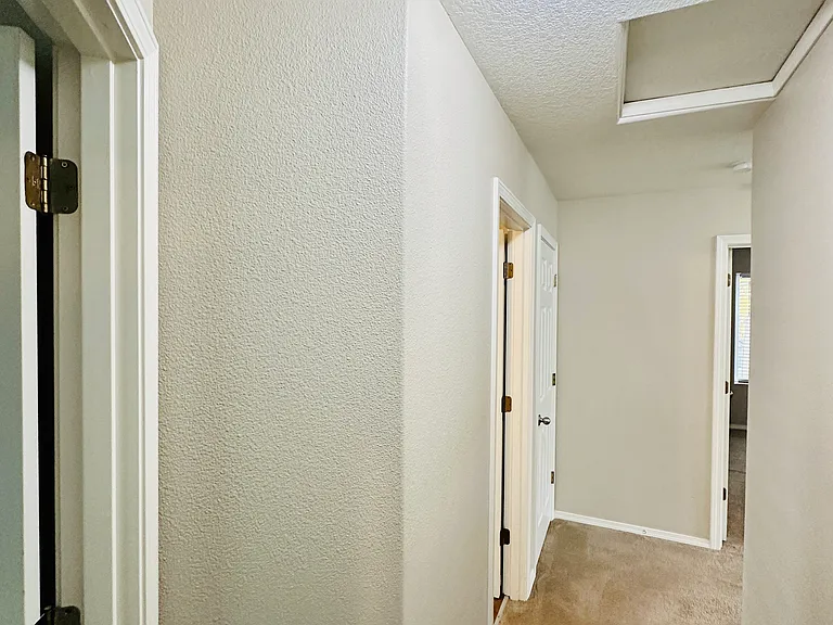 5216 NE Schoeler Cir — Photo 30
